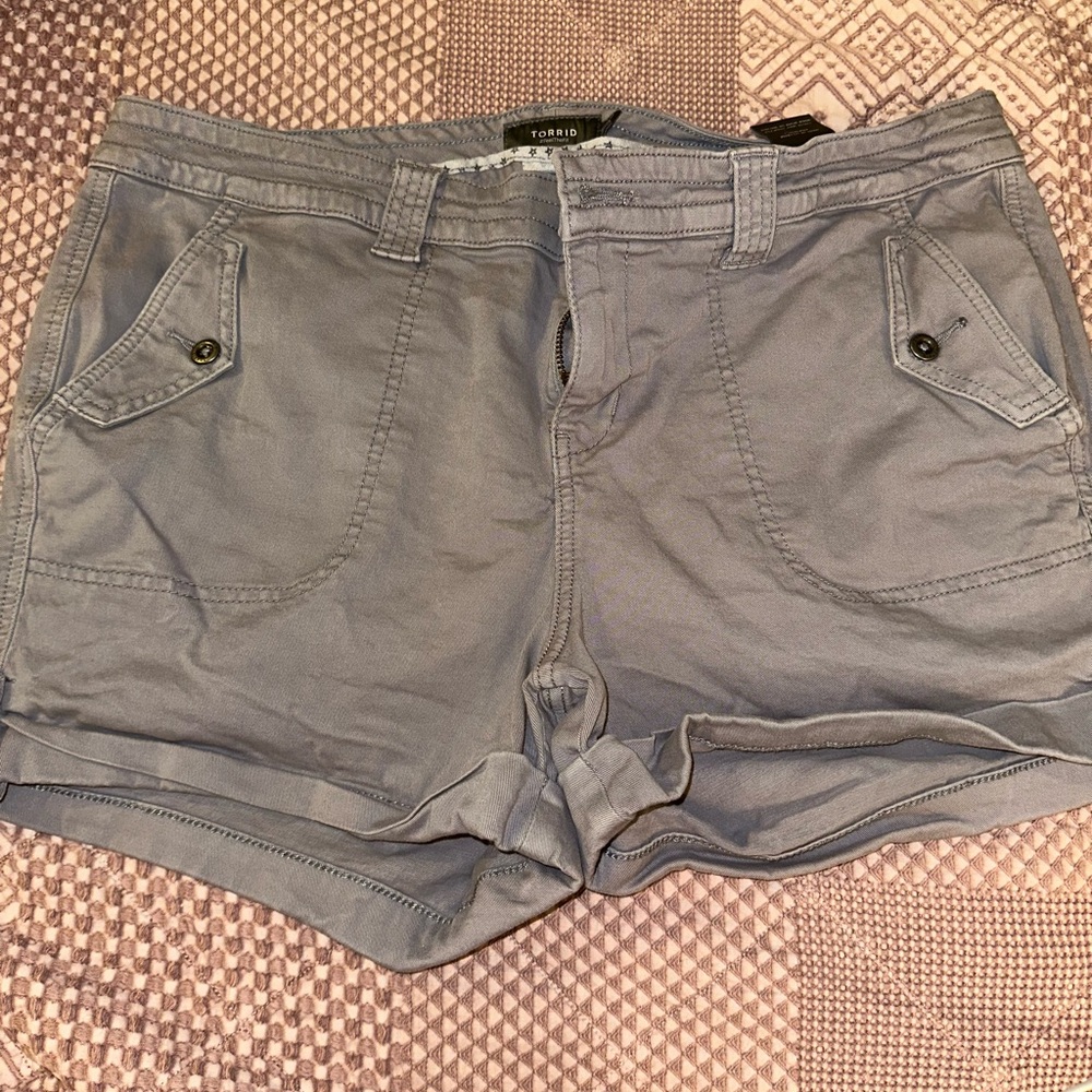Torrid Gray Cargo Shorts Relaxed Fit Mid-Rise